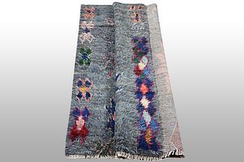 A arpet, Morocco Berber,  ca 275 x 178 cm.