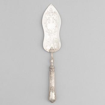A French silver cake server, mark of Armand Fresnais, Paris (1877-1927).