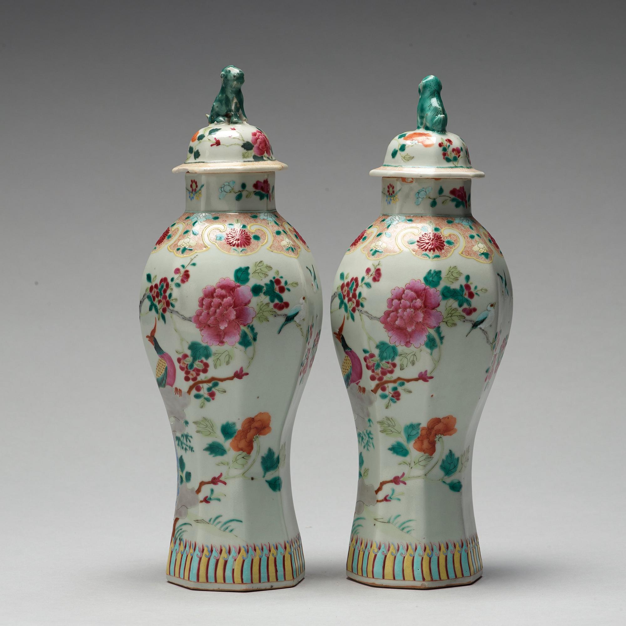 A pair of famille rose vases with cover, Samson, late 19th Century.