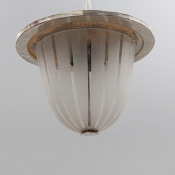 TAKLAMPA, stål och glas, 1900-talets första hälft. Höjd ca 27 cm.