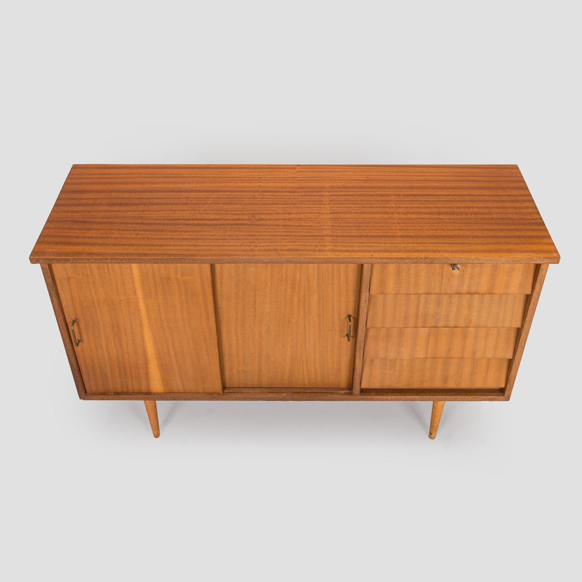 Skänk / sideboard, 1900-talets mitt.