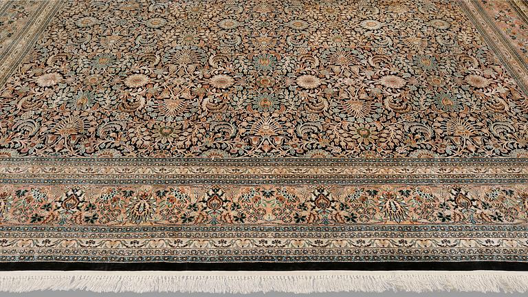 Carpet, Silk, Kashmir, 580 x 362 cm.