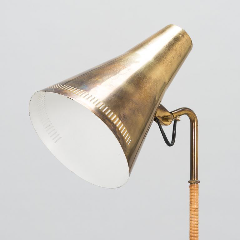 Paavo Tynell, golvlampa, modell 9628, Taito 1900-talets mitt.