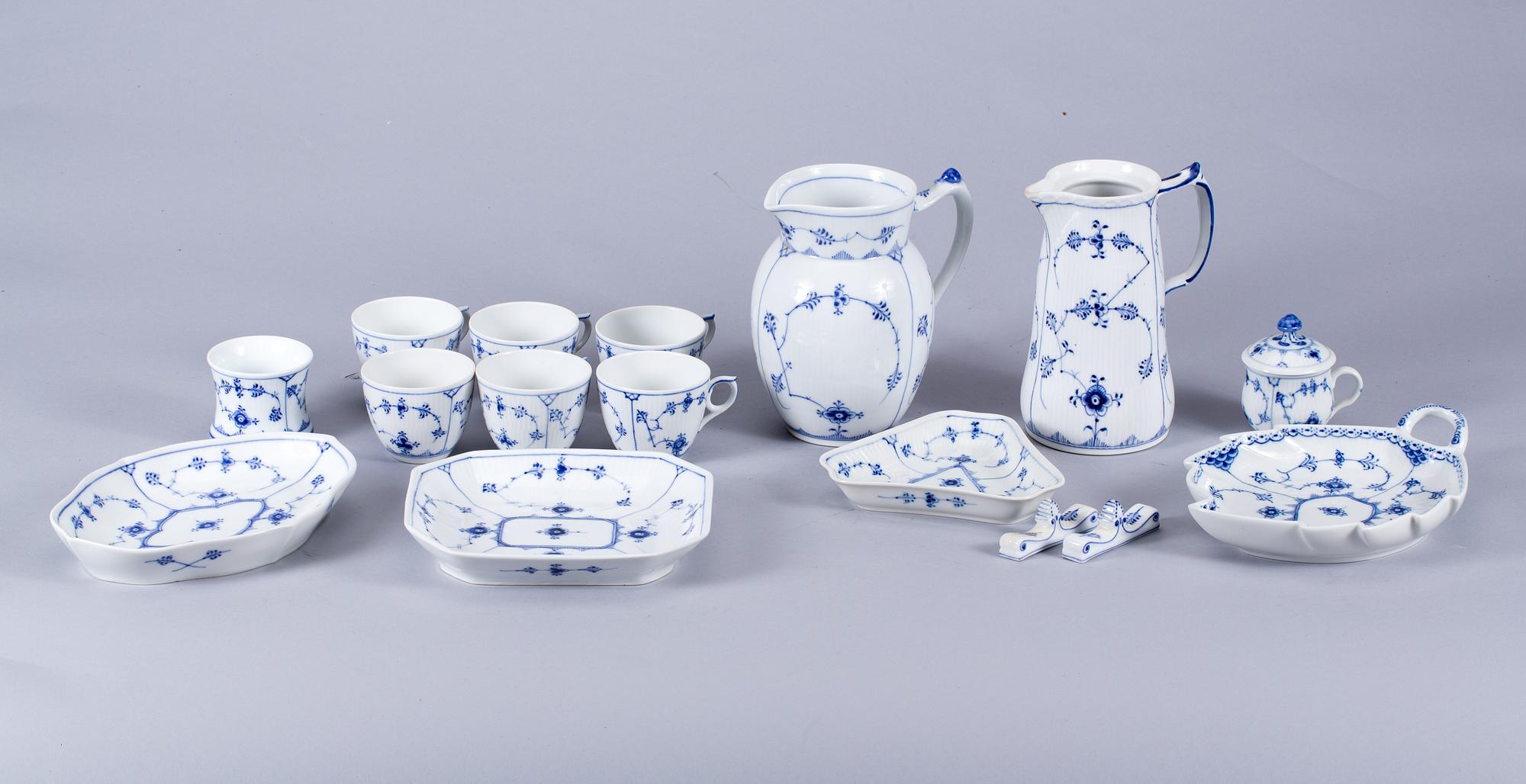 SERVIS, ca  97 delar, den Kongelige Porcelainsfabrik.