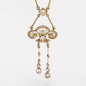 A 14K gold necklace with old- and rose-cut diamonds ca. 1.50 ct in total. Russia, turn of the 20th century.