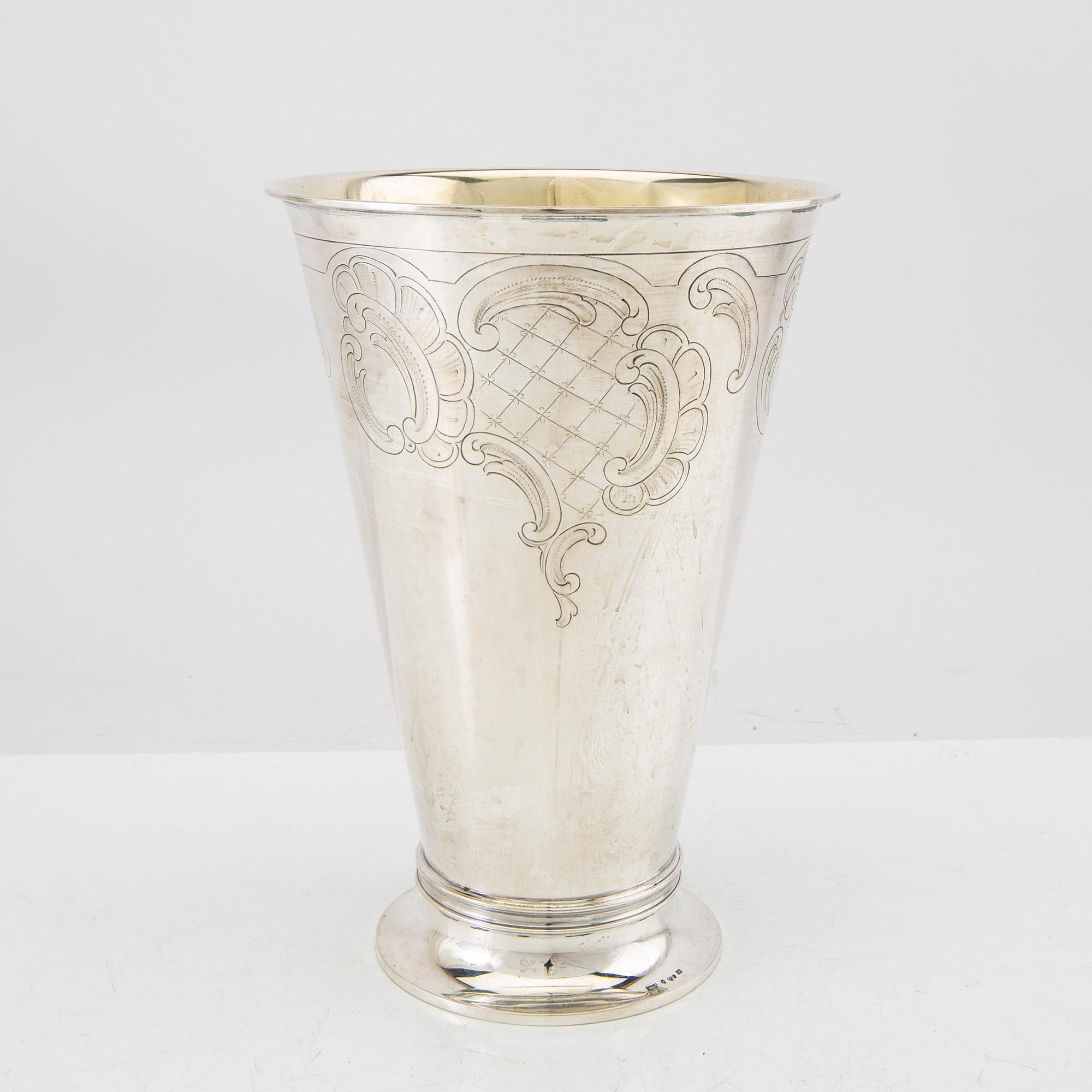 A Swedish silver vase mark of Edlunds silver factory Stockholm 1950, weight 564 grams.
