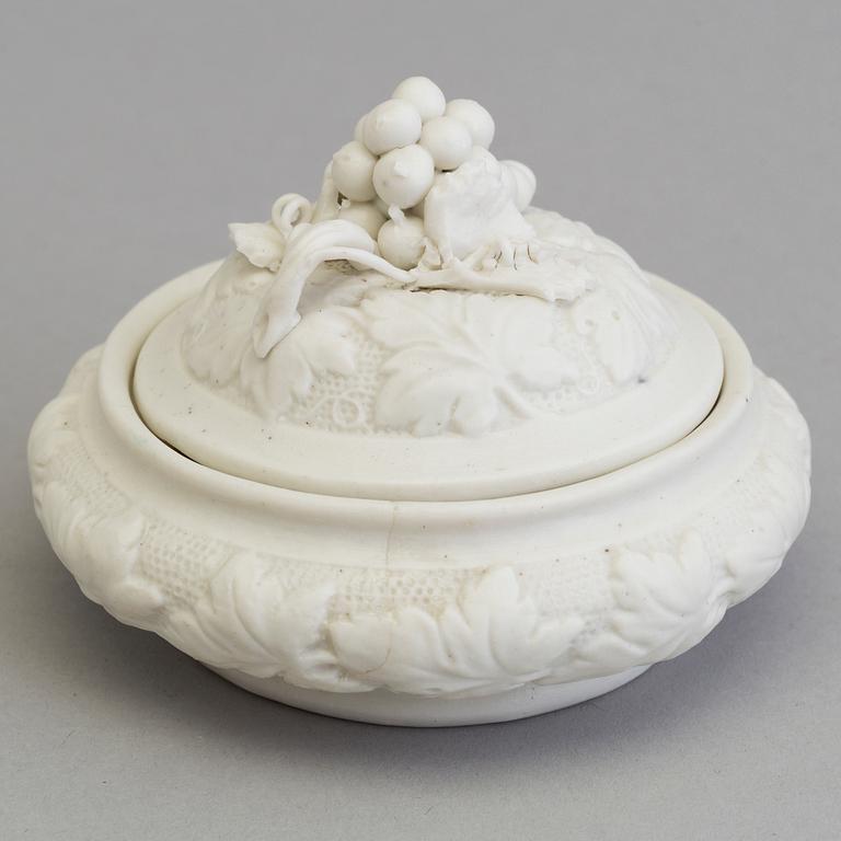FIVE PARIAN TOILETTE BOXES, Gustafsberg ca 1900.