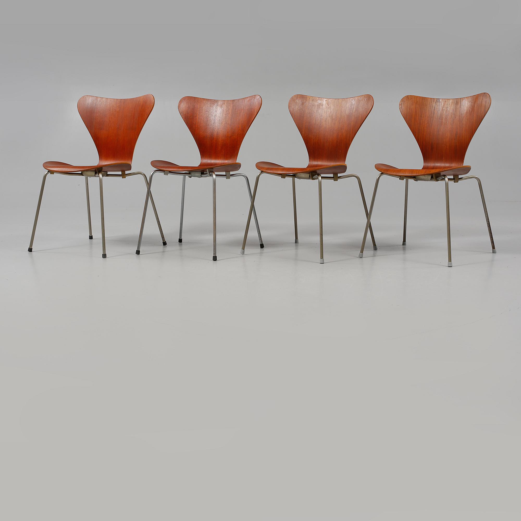 STOLAR, 4 st, "Sjuan", Arne Jacobsen för Fritz Hansen, 1900-talets andra hälft.
