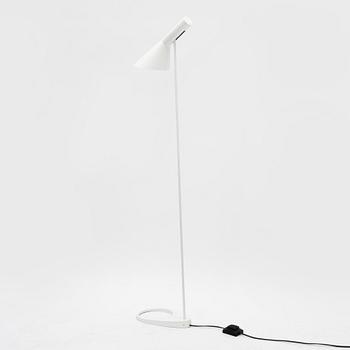 Arne Jacobsen, golvlampa, "AJ", Louis Poulsen, Danmark.