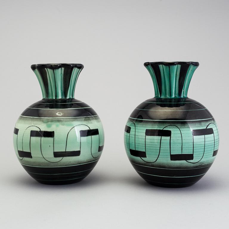 ILSE CLAESSON, vaser ett par ur "Serie V", flintgods. Rörstrand 1930-tal.