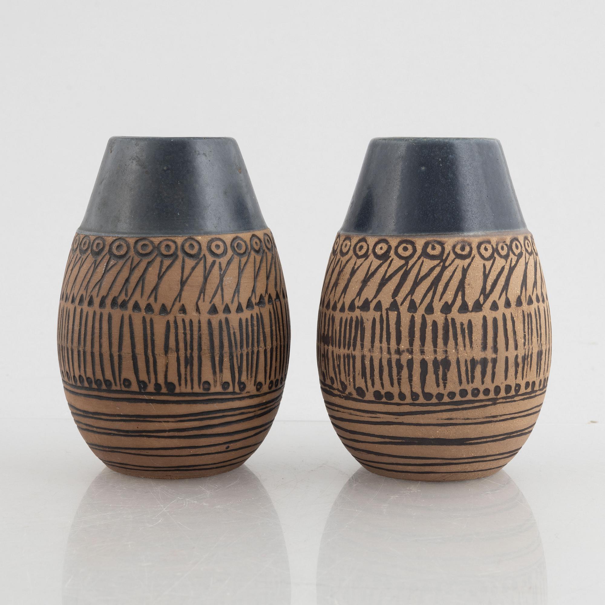 Lisa Larson, vaser, ett par och skålar, ett par, "Granada", Gustavsberg.