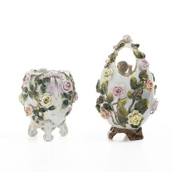 Table decorations, 2 pcs, porcelain, probably Sitzendorf, Germany, 1887–1900.