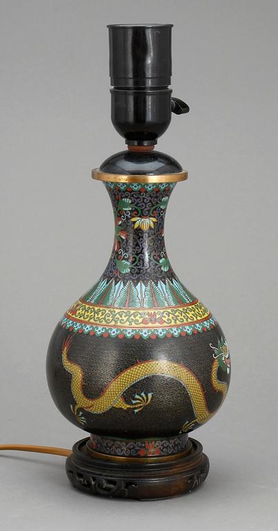 BORDSLAMPA, cloisonné, Kina, 1900-tal.