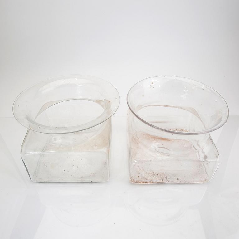 Signe Persson-Melin, a set of two glas jars "Sill i kvadrat" Boda Nova later part of the 20th century.