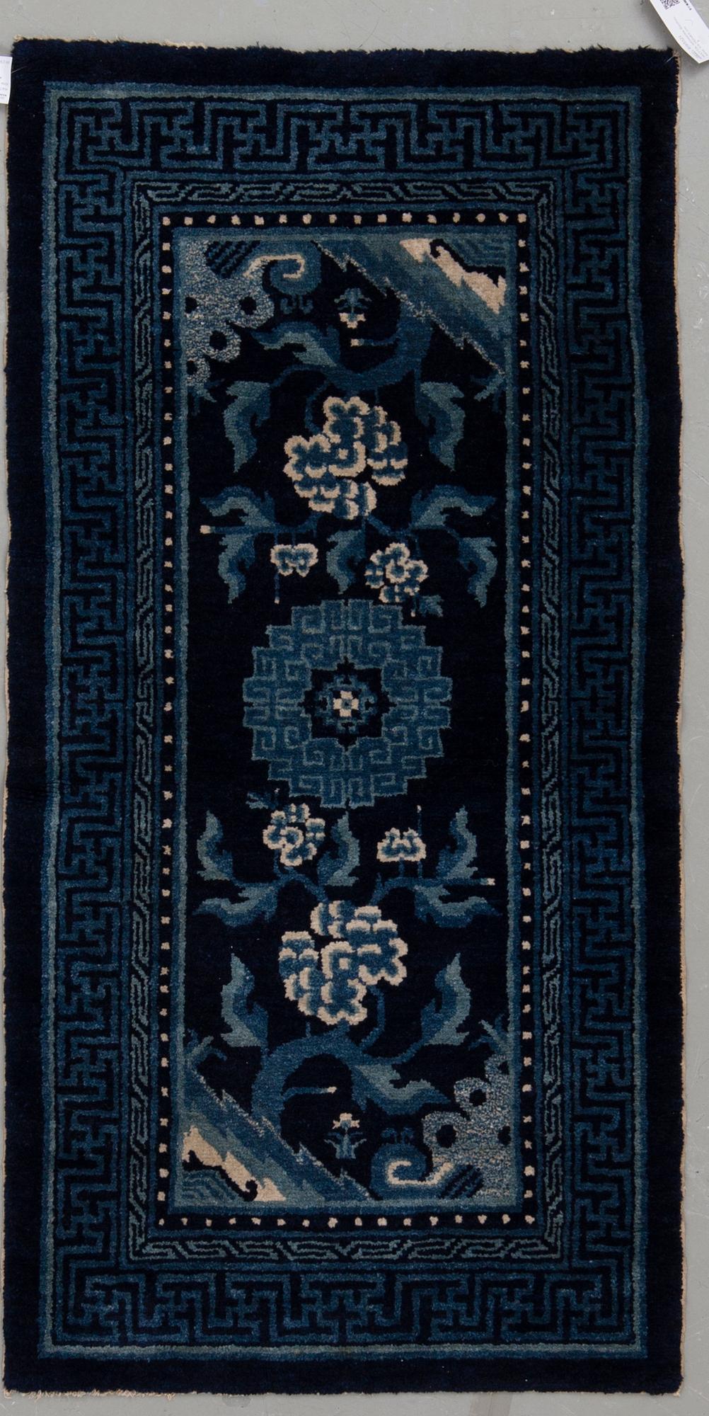 MATTA, semiantik Baotou, Kina. Ca 132x65 cm.