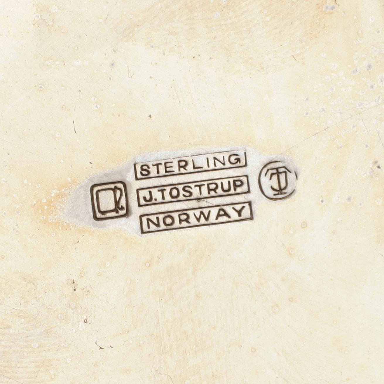 SKÅL, sterlingsilver samt emalj, J. Tostrup, Norge, 1900-talets andra hälft. Totalvikt ca 458 gram.