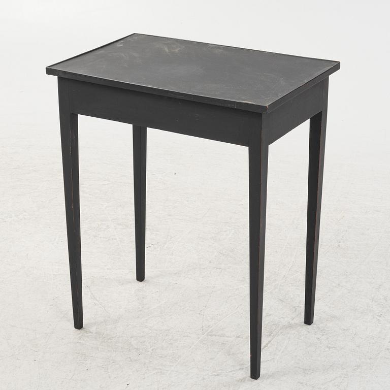 Bord, sengustavianskt, omkring 1800.