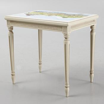 A sofa, three chairs and a table, Gustaivan style and of the Gustavian period, 19th-20th century.