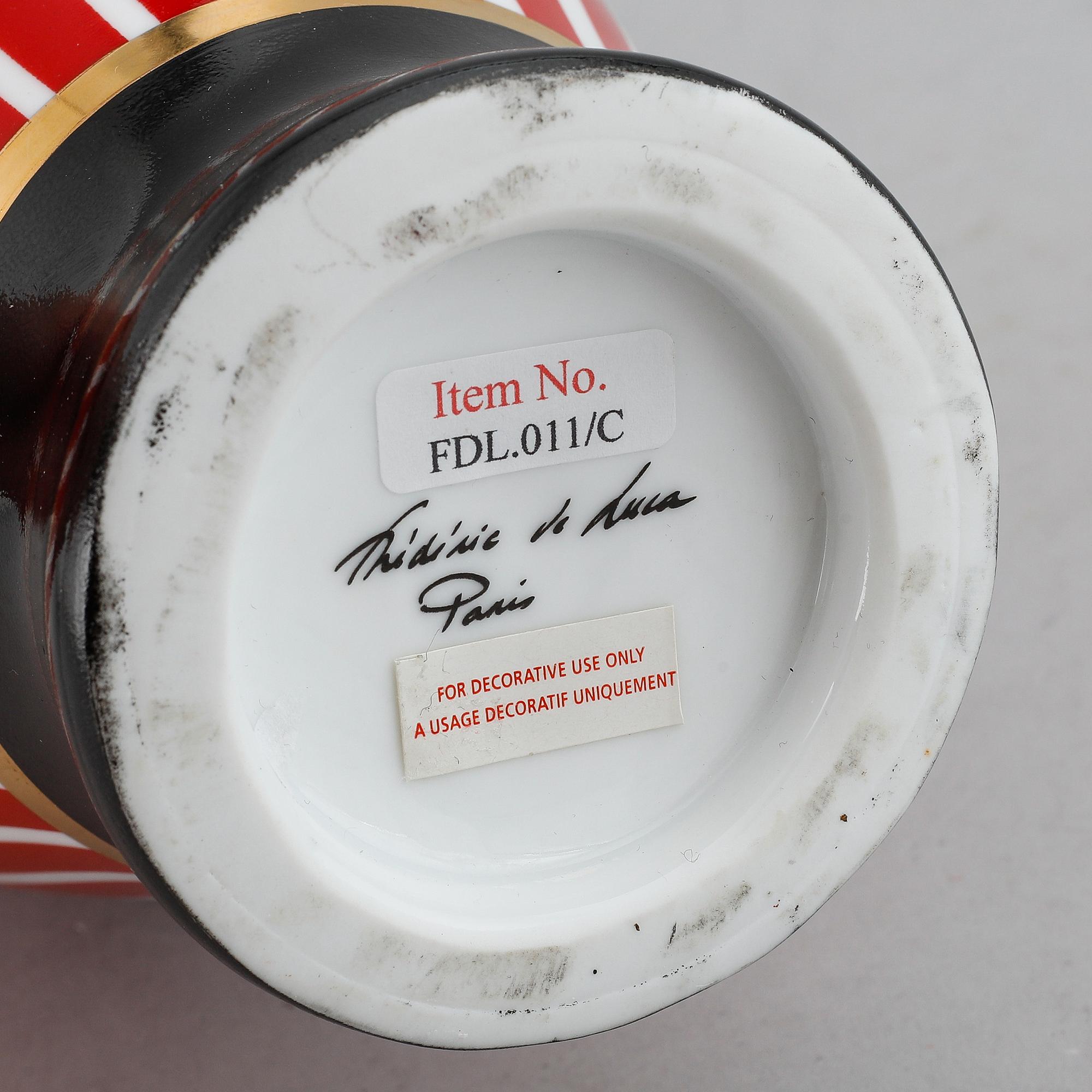 Frédéric de Luca, a porcelain vase, Paris, France.