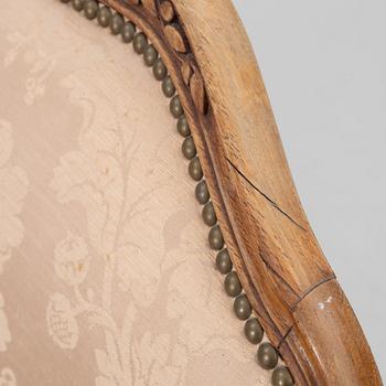 Karmstolar, ett par, rokokostil, 1900-talets första hälft.