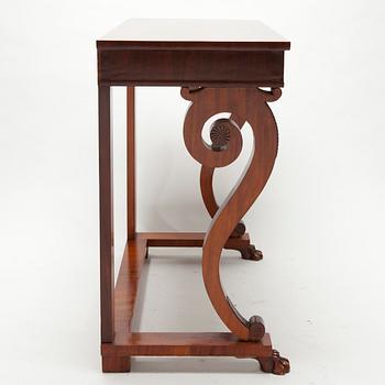 KONSOLBORD, Ryssland 1800-talets första hälft.