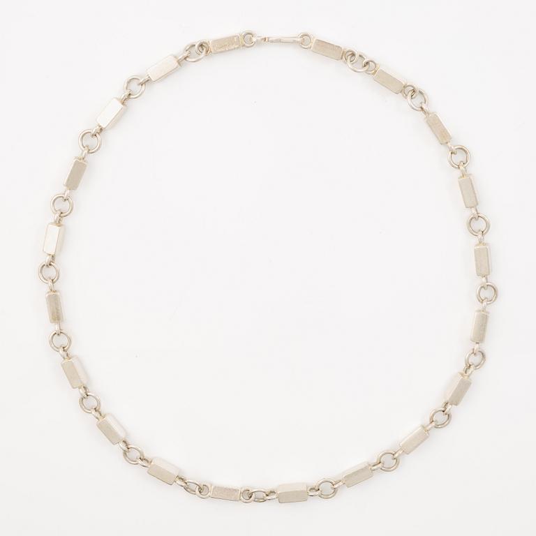 Wiwen Nilsson, necklace, ring and stick chain, sterling silver.