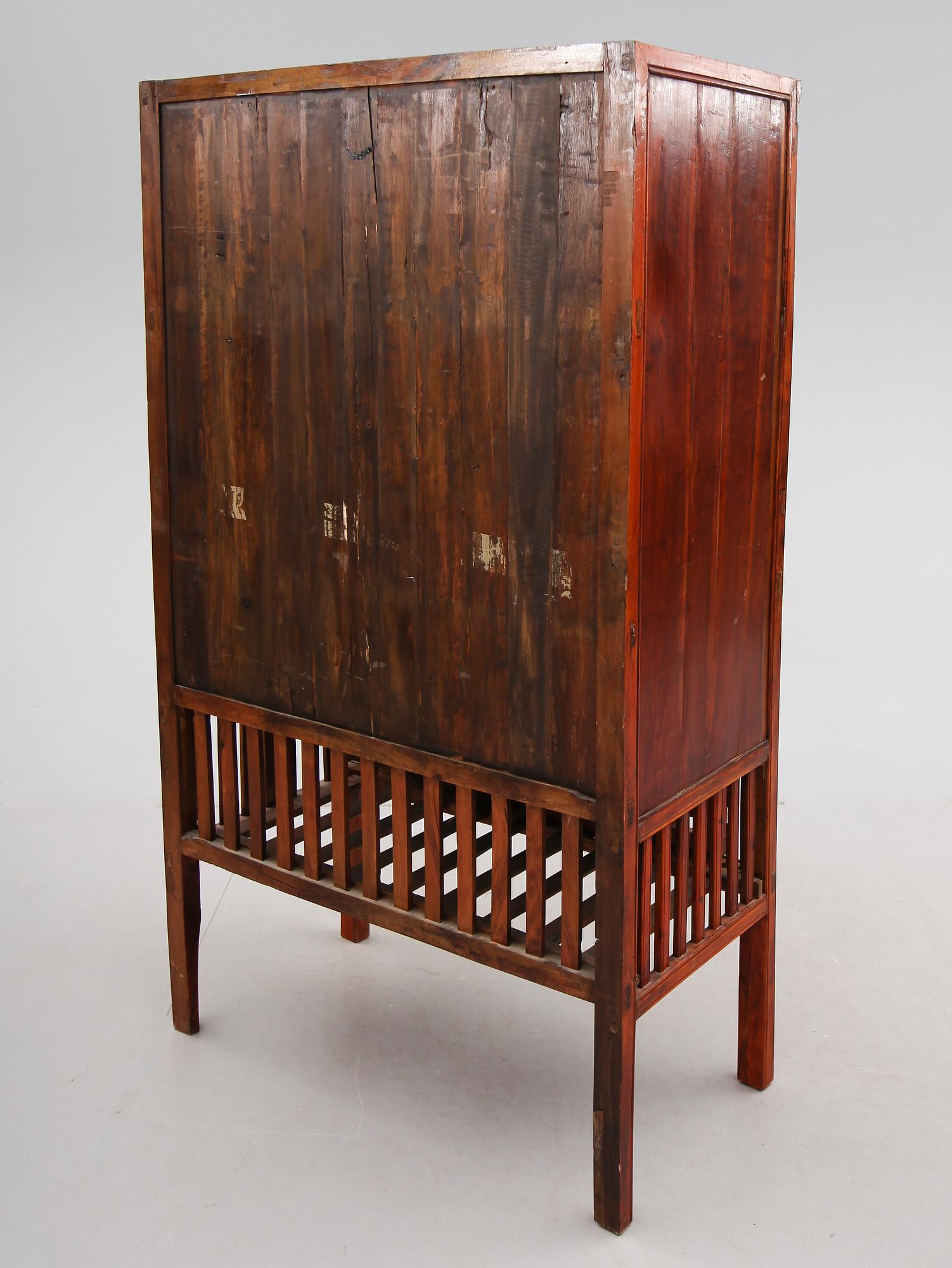SKÅP, orientaliskt, 1800-/1900-tal.