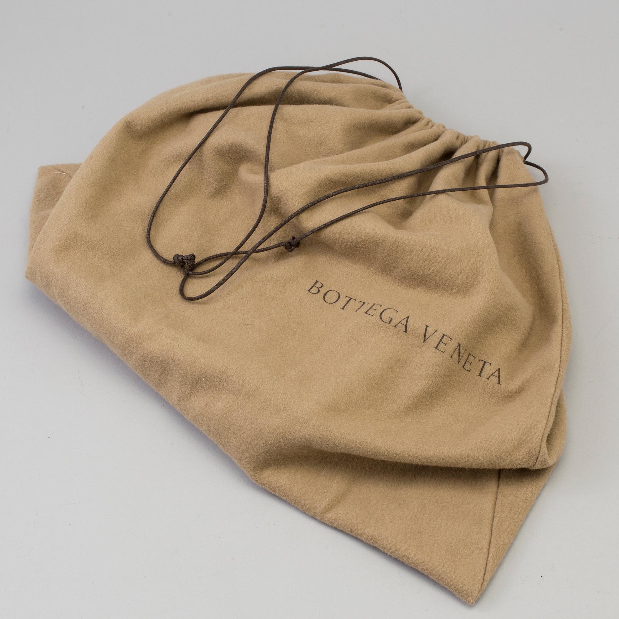 VÄSKA, Bottega Veneta.