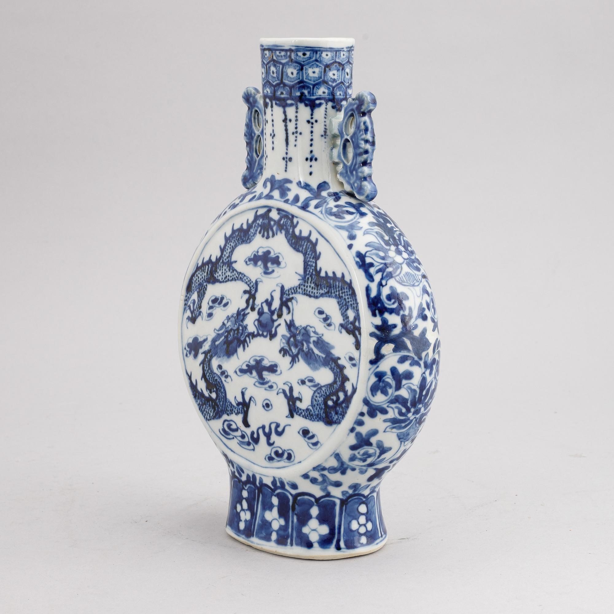 A Chinese blue and white porcelain moon flask, presumably 20th century.