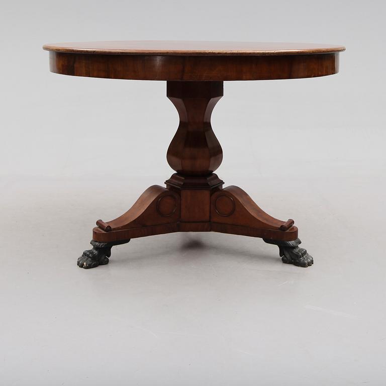 BORD, Karl Johan, 1800-talets mitt.