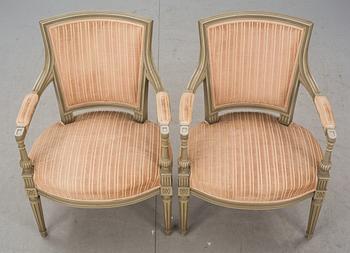 KARMSTOLAR, ett par, gustaviansk stil. 1900-tal.