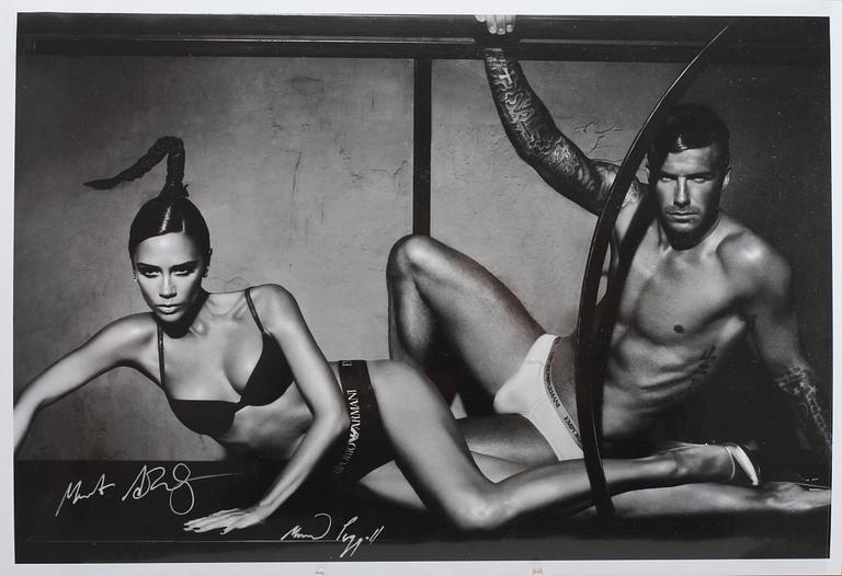 AUTOGRAFBILD, signerad Mert Alas och Marcus Piggot, 2000-tal.