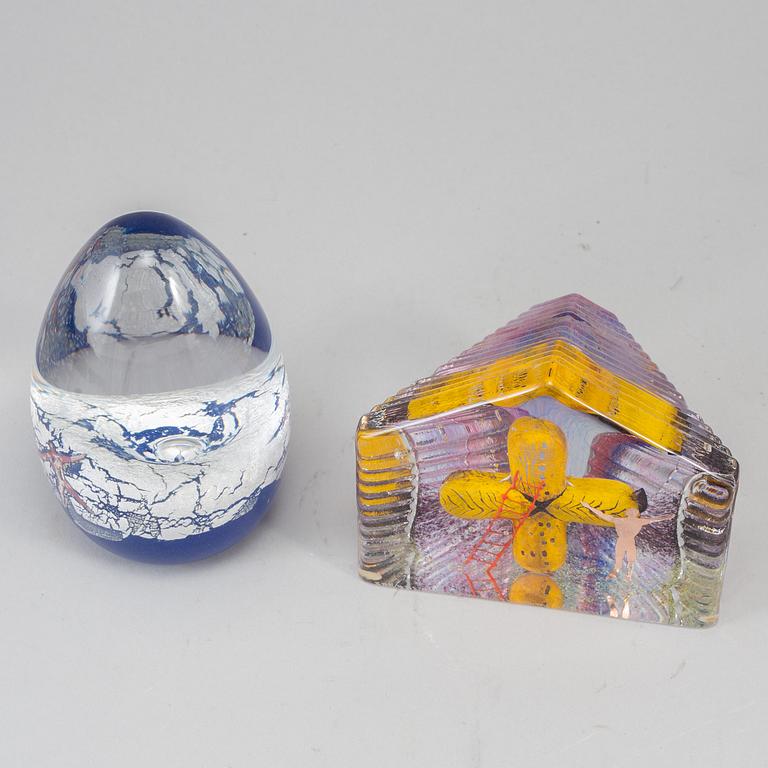 BERTIL VALLIEN, two glass sculptures. Kosta Boda.