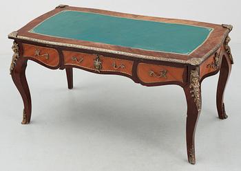 SKRIVBORD, Louis XV-stil, 1900-talets första hälft.