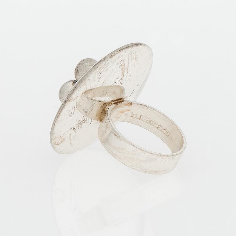 PEKKA PIEKÄINEN, RING, silver, Auran Kultaseppä, Åbo 1971.