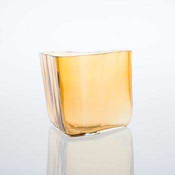 Alvar Aalto, A VASE.