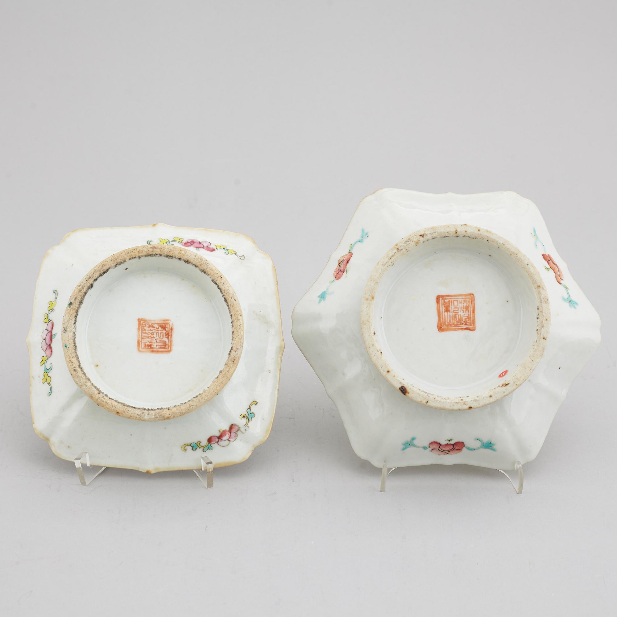 Two famille rose tazzas, late Qing dynasty, circa 1900.