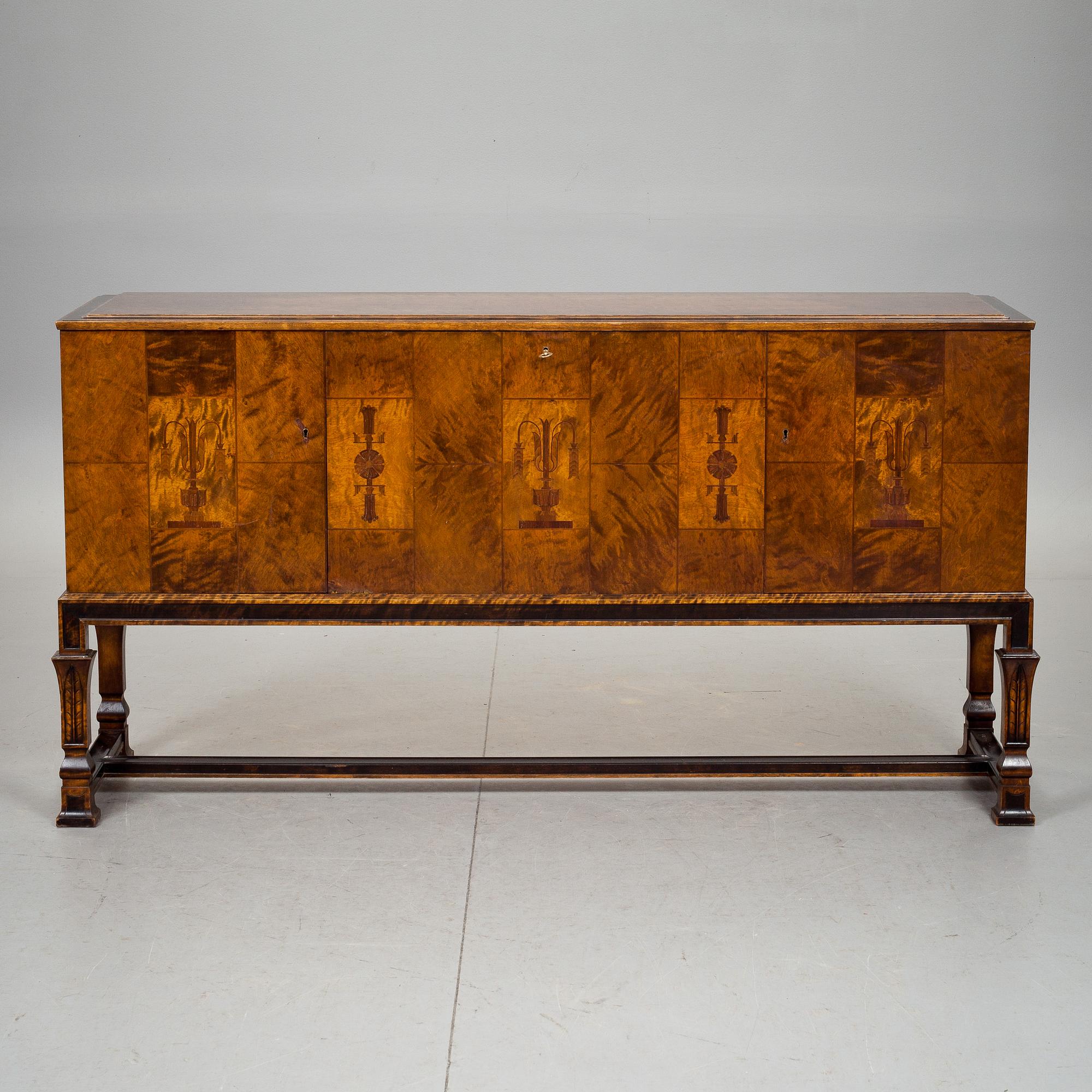 SIDEBOARD, Svenska Möbelfabrikerna Bodafors, 1900-talets första hälft.