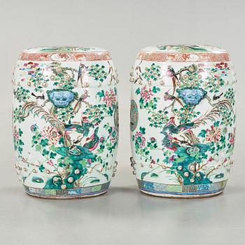 A pair of famille rose garden seats, Qing dynasty, 19th Century.