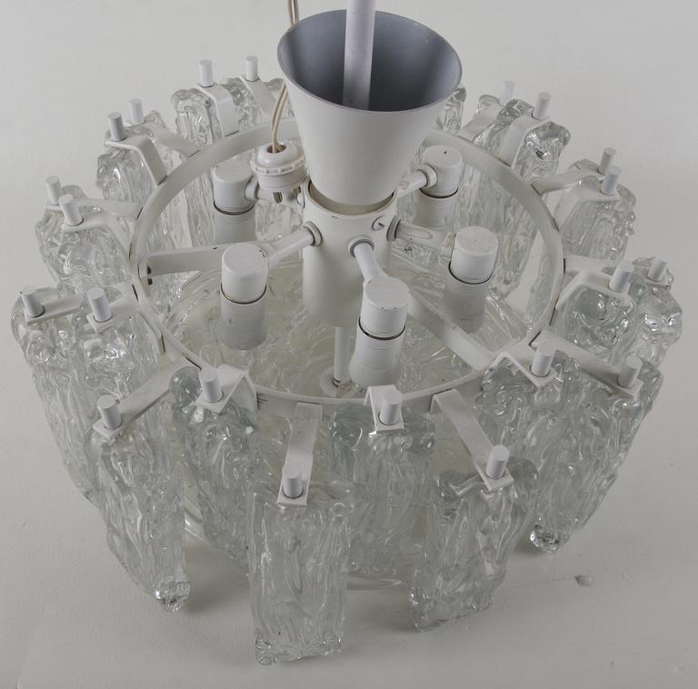TAKLAMPA, glas.