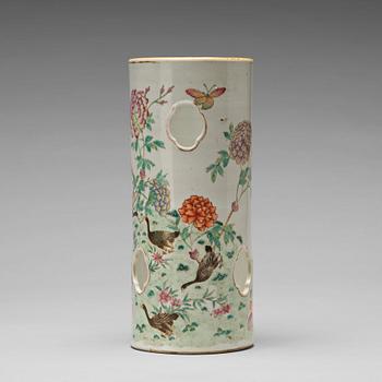 865. A famille rose lantern/hatstand, Qing dynasty, circa 1900.