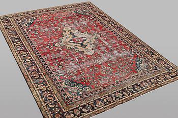 A carpet, Persian, Vintage Design, c. 309 x 216 cm.