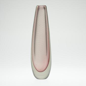 127. Gunnel Nyman, VASE.