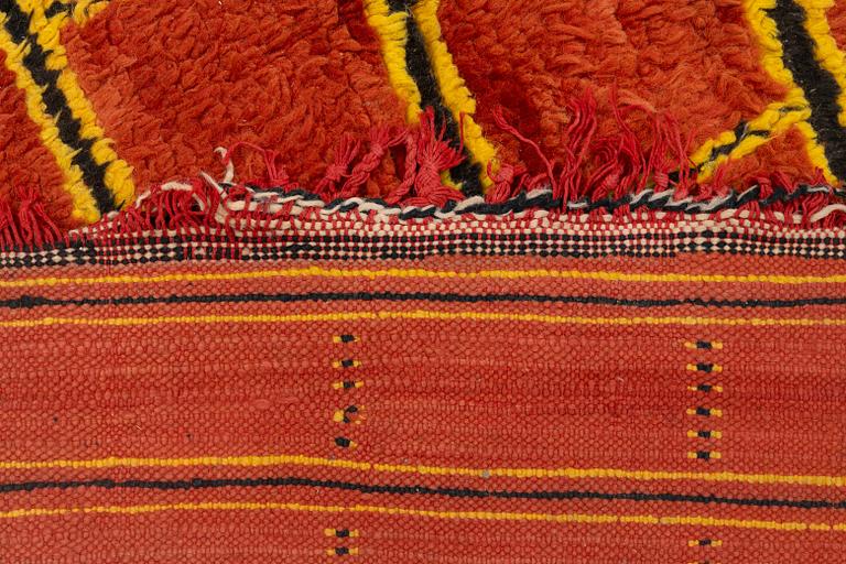 Matta, semiantik Marocko, ca 225 x 171 cm.