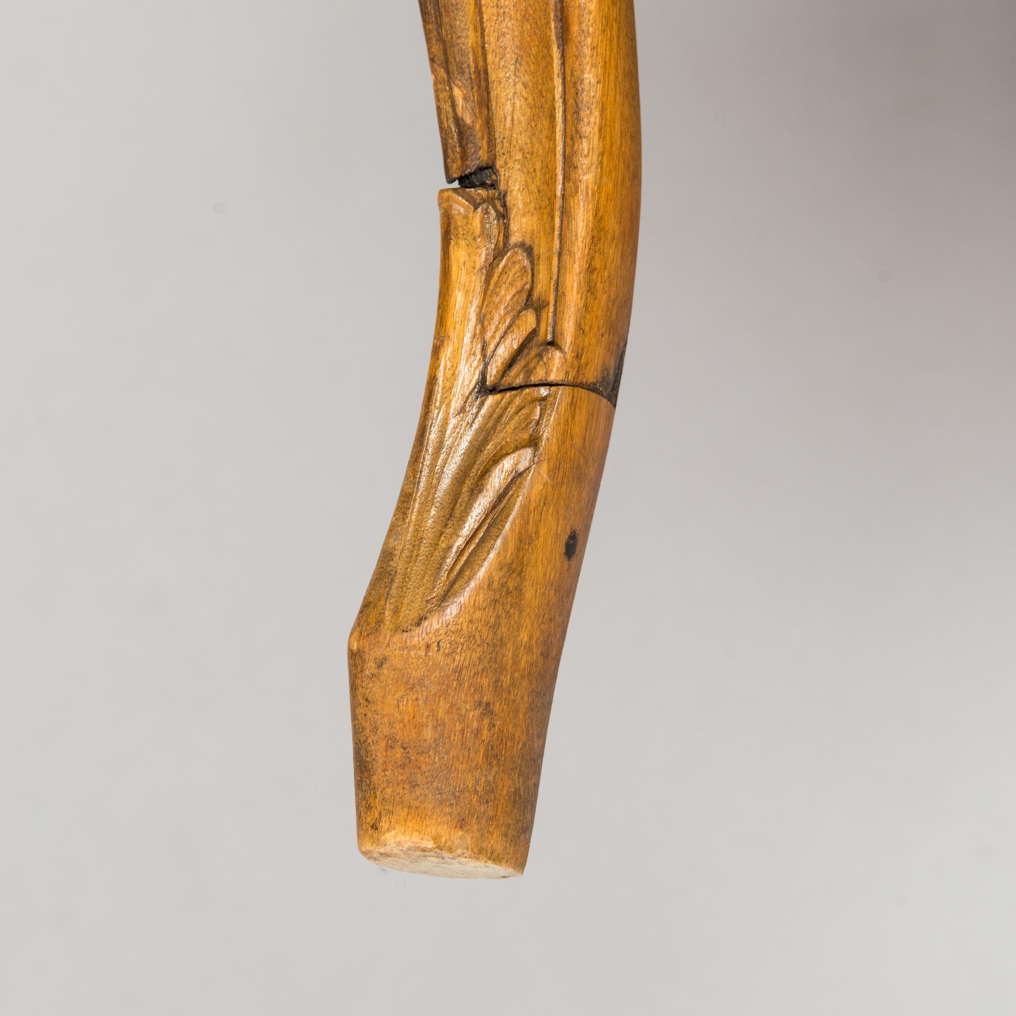 Nojatuoleja, 2 kpl, samankaltaiset, Ranska 1700-luvun puoliväli.