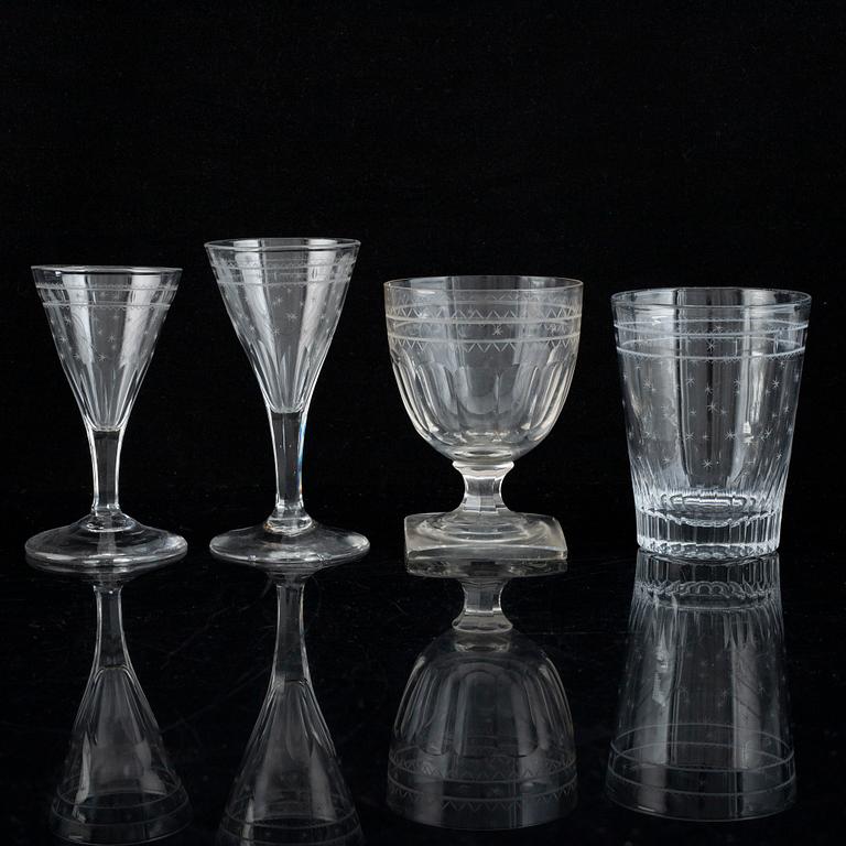 A part glass service, 20th century (25 pieces).