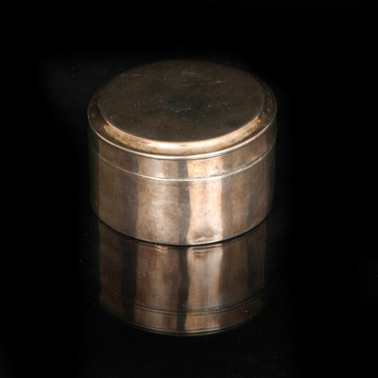 SNUSDOSA samt DOSA, silver, Sverige. 1800-talets mitt. Tot vikt 204 g.