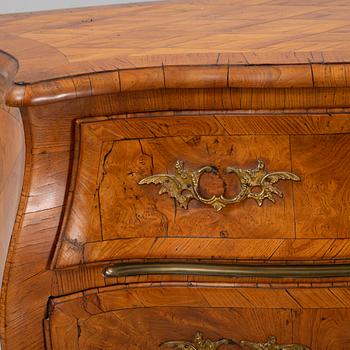 A Swedish rococo chest of drawers, mid 18th Century.