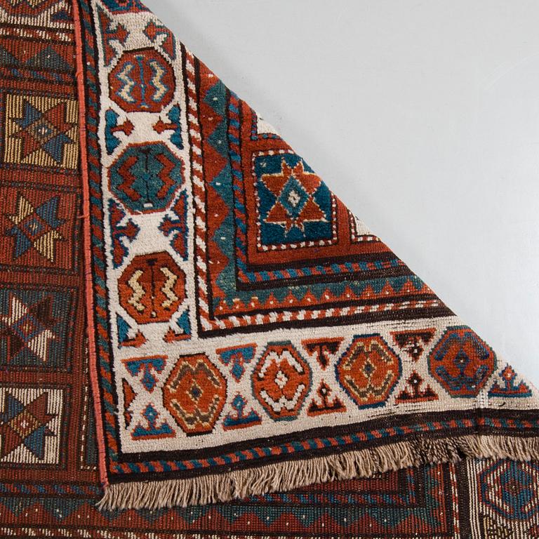 MATTA, Gendje, Kaukasisk, semiantik. Ca 232x110 cm.