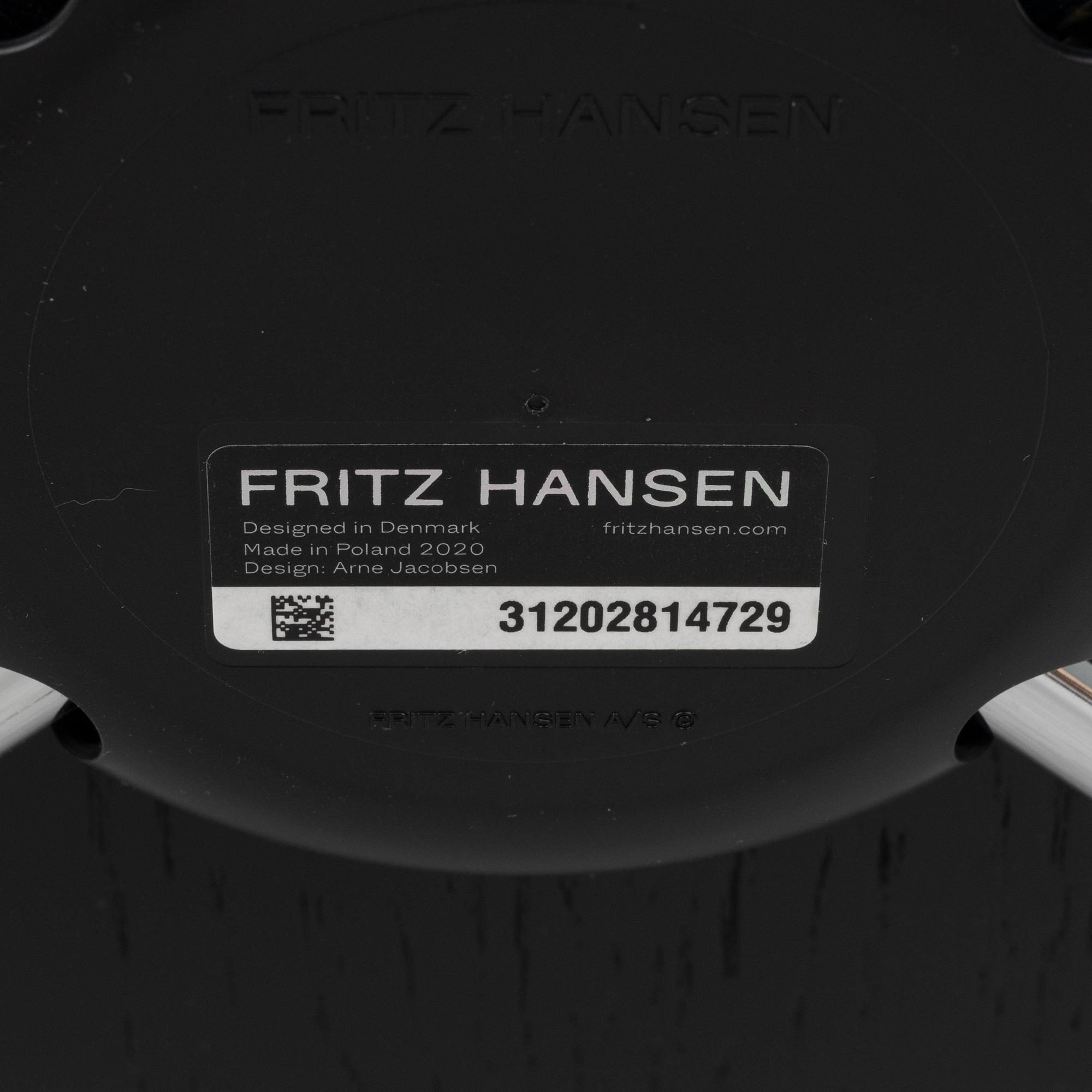 Arne Jacobsen, stolar 6 st "Sjuan" för Fritz Hansen, Danmark, 2020.